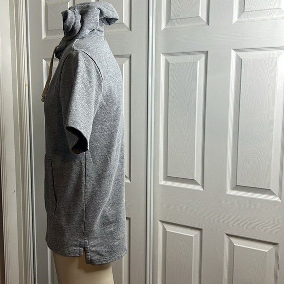 American Eagle Gray Short Sleeve Hoodie with Pocket S - Picture 3 of 6